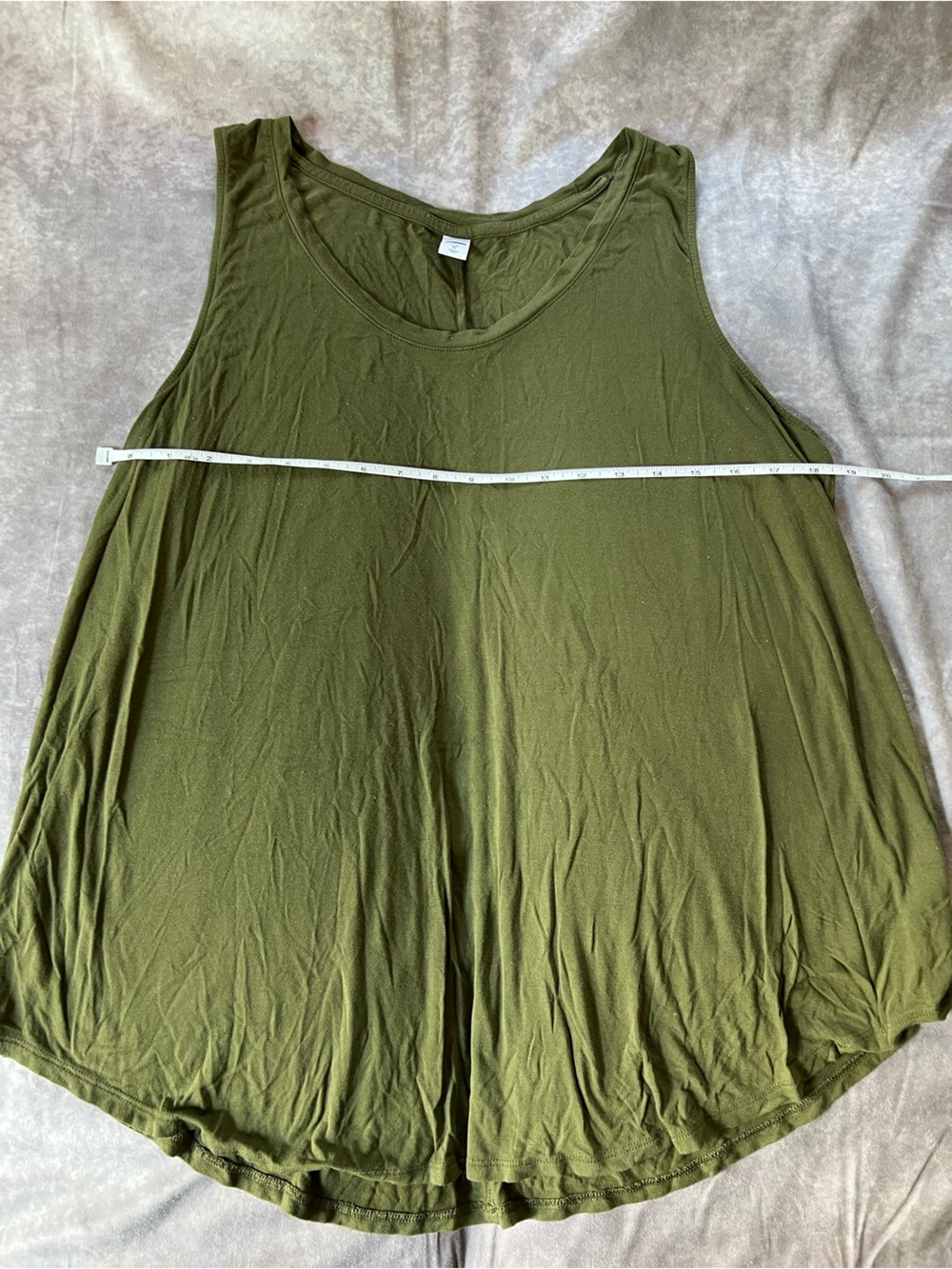 3 piece bundle of Old Navy tank tops - Picture 4 of 16